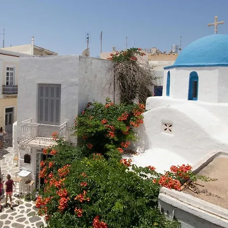 Ξενοδοχείο ντίνα *