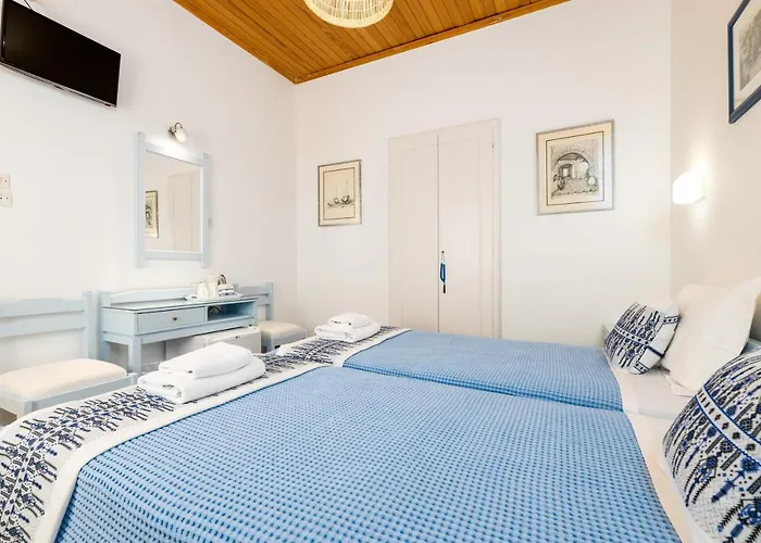 Dina Parikia (Paros)